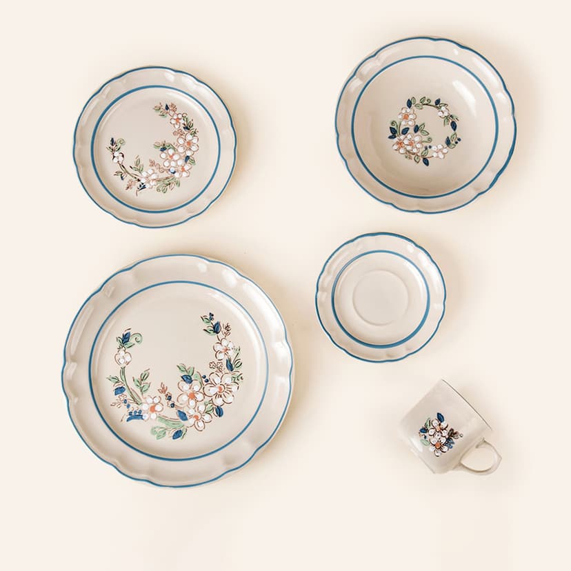 Vajilla de porcelana Clásica Victoria para 6 personas con batería de peltre